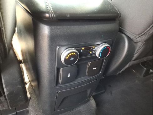 Used 2022 Ford Explorer XLT AWD/4WD image 17