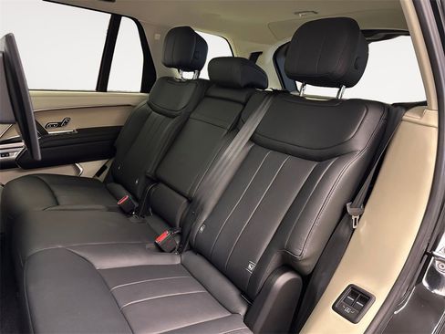 Used 2024 Land Rover Range Rover Long Wheelbase SE image 13