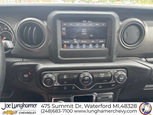 Used 2022 Jeep Wrangler Sport AWD/4WD image 15