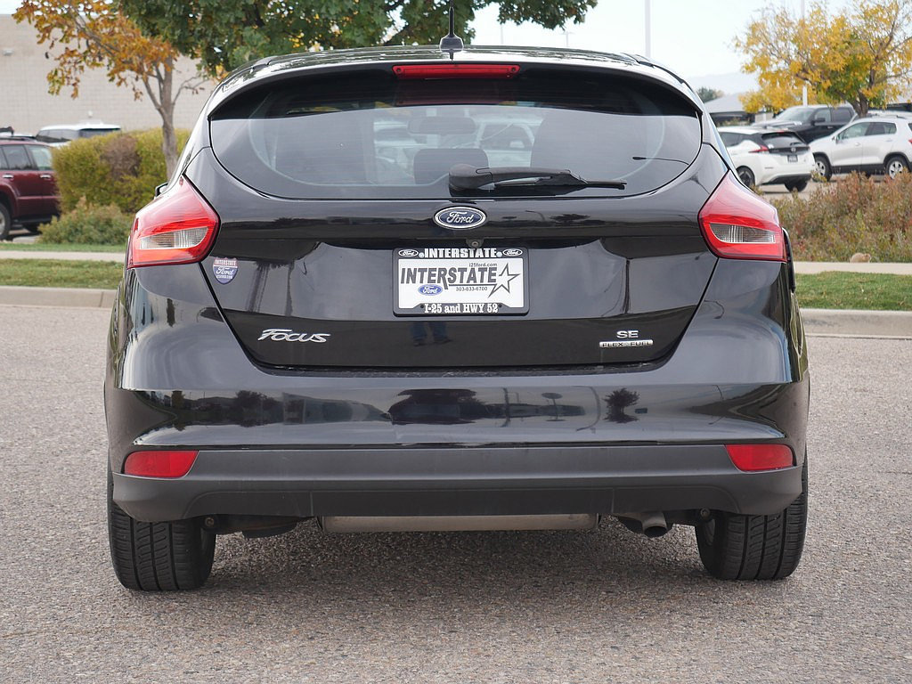 Used 2016 Ford Focus SE w/ SE Cold Weather Package FWD image 5