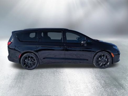 New 2026 Chrysler Pacifica Select w/ S Appearance Package image 7