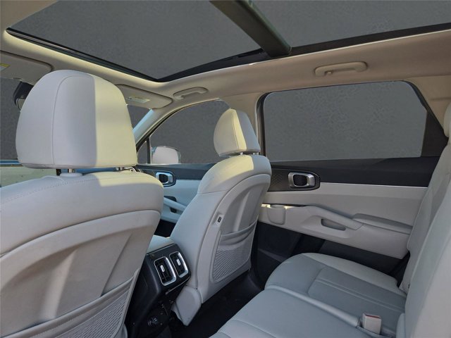 Used 2025 Kia Sorento S w/ Panoramic Sunroof Package FWD image 29