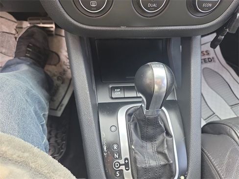 Used 2007 Volkswagen GTI 4-Door image 36