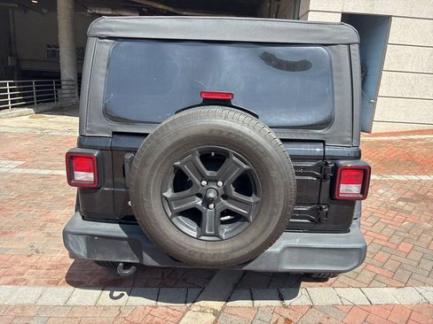 Used 2021 Jeep Wrangler Sport image 4