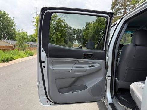 Used 2013 Toyota Tacoma 4x4 Double Cab w/ TRD Off-Road Pkg image 12