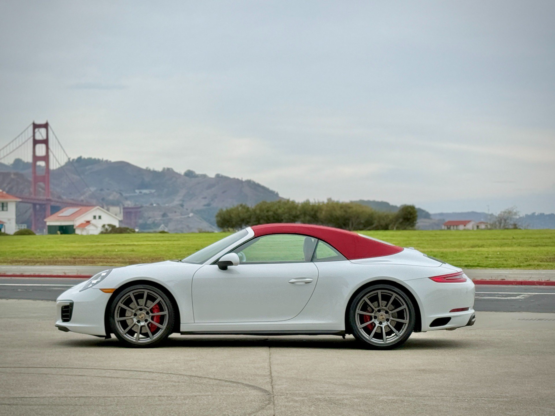 Used 2019 Porsche 911 Carrera 4S AWD/4WD image 9
