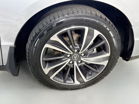 Used 2020 Acura MDX w/ Technology Package AWD/4WD image 32
