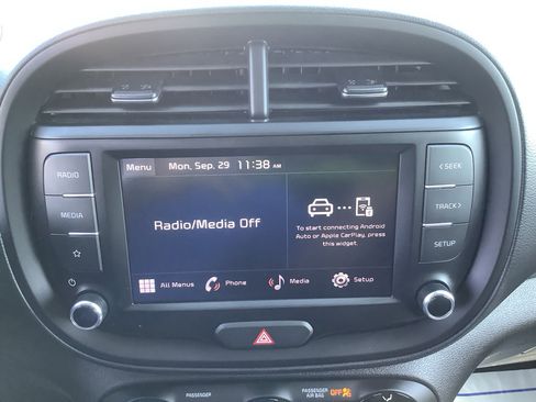 Used 2024 Kia Soul LX image 15