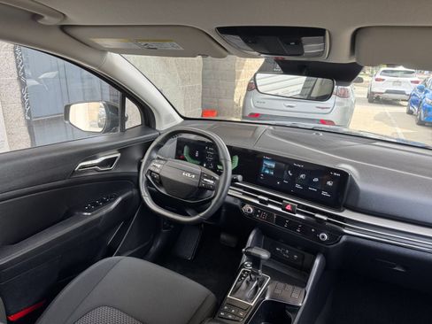 Used 2026 Kia Sportage LX FWD image 34