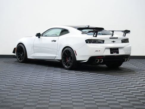 Used 2018 Chevrolet Camaro ZL1 RWD image 8