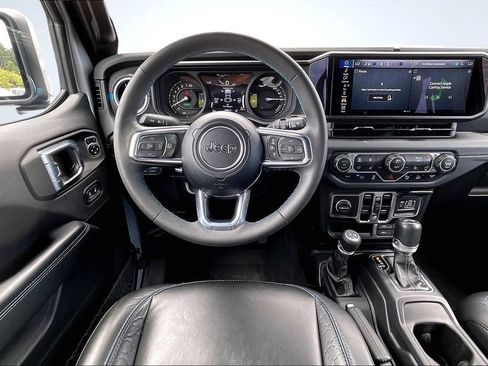 Used 2024 Jeep Wrangler High Altitude AWD/4WD image 10
