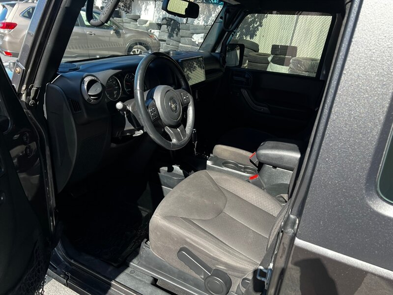 Used 2018 Jeep Wrangler Sport AWD/4WD image 17