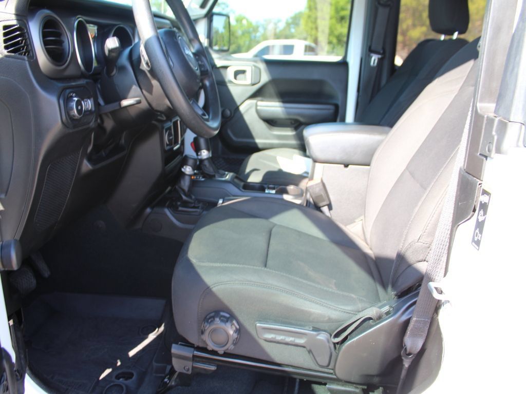Used 2022 Jeep Wrangler Sport AWD/4WD image 10