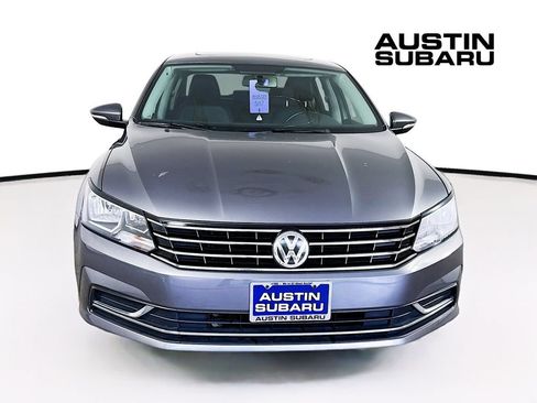 Used 2016 Volkswagen Passat 1.8T SE FWD image 2