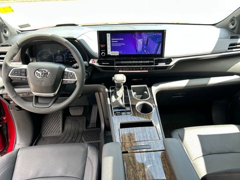 New 2026 Toyota Sienna Platinum AWD/4WD image 20