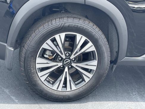 Used 2023 Nissan Rogue SV FWD image 7