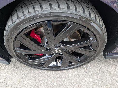 Used 2022 Volkswagen GTI SE w/ Black Wheel Package FWD image 9