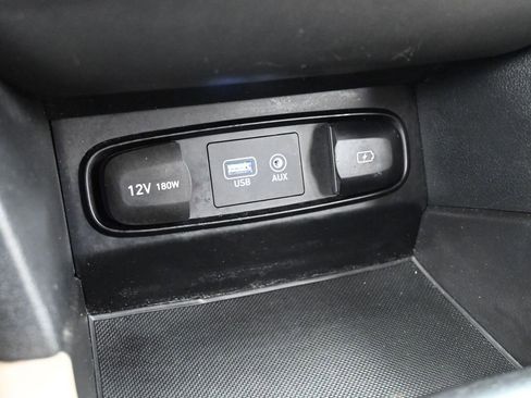 Used 2019 Hyundai Santa Fe SE image 24