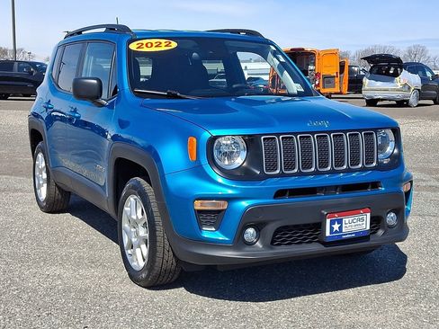 Used 2022 Jeep Renegade Latitude AWD/4WD image 2