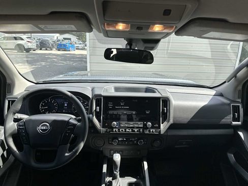 Used 2026 Nissan Frontier SV w/ SV Convenience Package RWD image 14