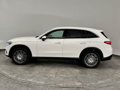 Certified 2025 Mercedes-Benz GLC 300 image 2