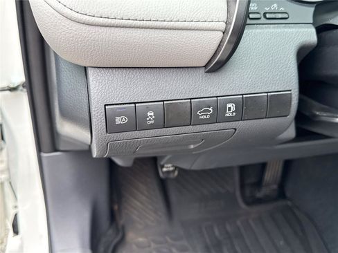 Used 2024 Toyota Camry SE FWD image 19