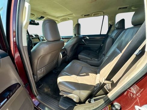Used 2017 Lexus GX 460 image 25