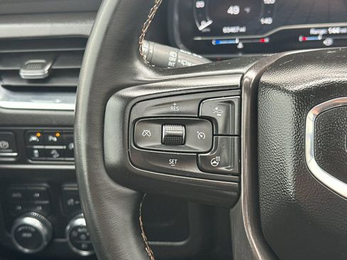 Used 2023 GMC Yukon XL AT4 image 30