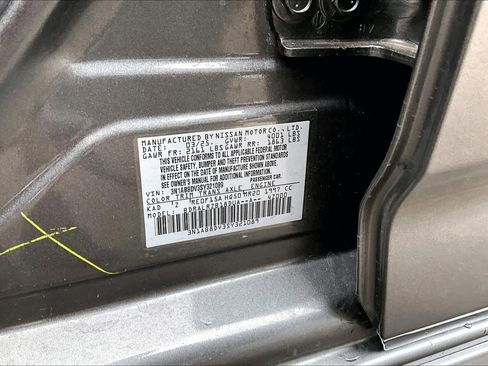 Certified 2025 Nissan Sentra SR image 34