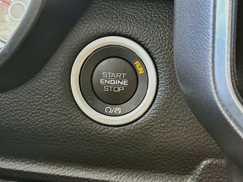 Used 2020 RAM 1500 Laramie w/ Sport Appearance Package AWD/4WD image 27