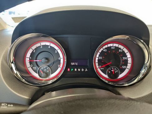 Used 2018 Dodge Grand Caravan SE FWD image 18