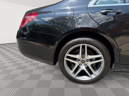 Used 2019 Mercedes-Benz S 560 4MATIC Sedan w/ AMG Line Exterior image 30