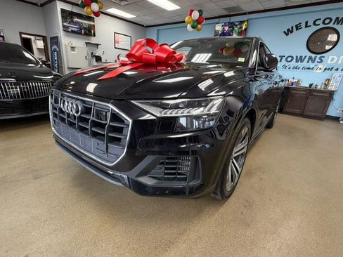 Used 2019 Audi Q8 Prestige w/ Luxury Package image 7