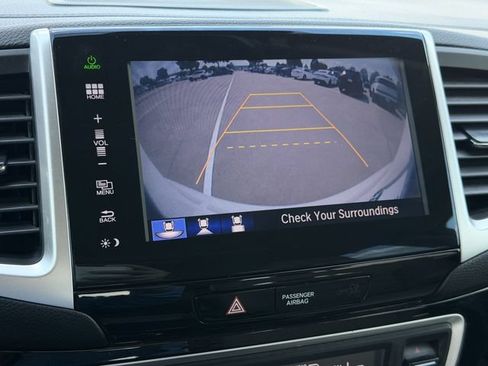 Used 2016 Honda Pilot Touring image 17