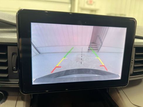 Used 2021 Ford Explorer XLT image 14