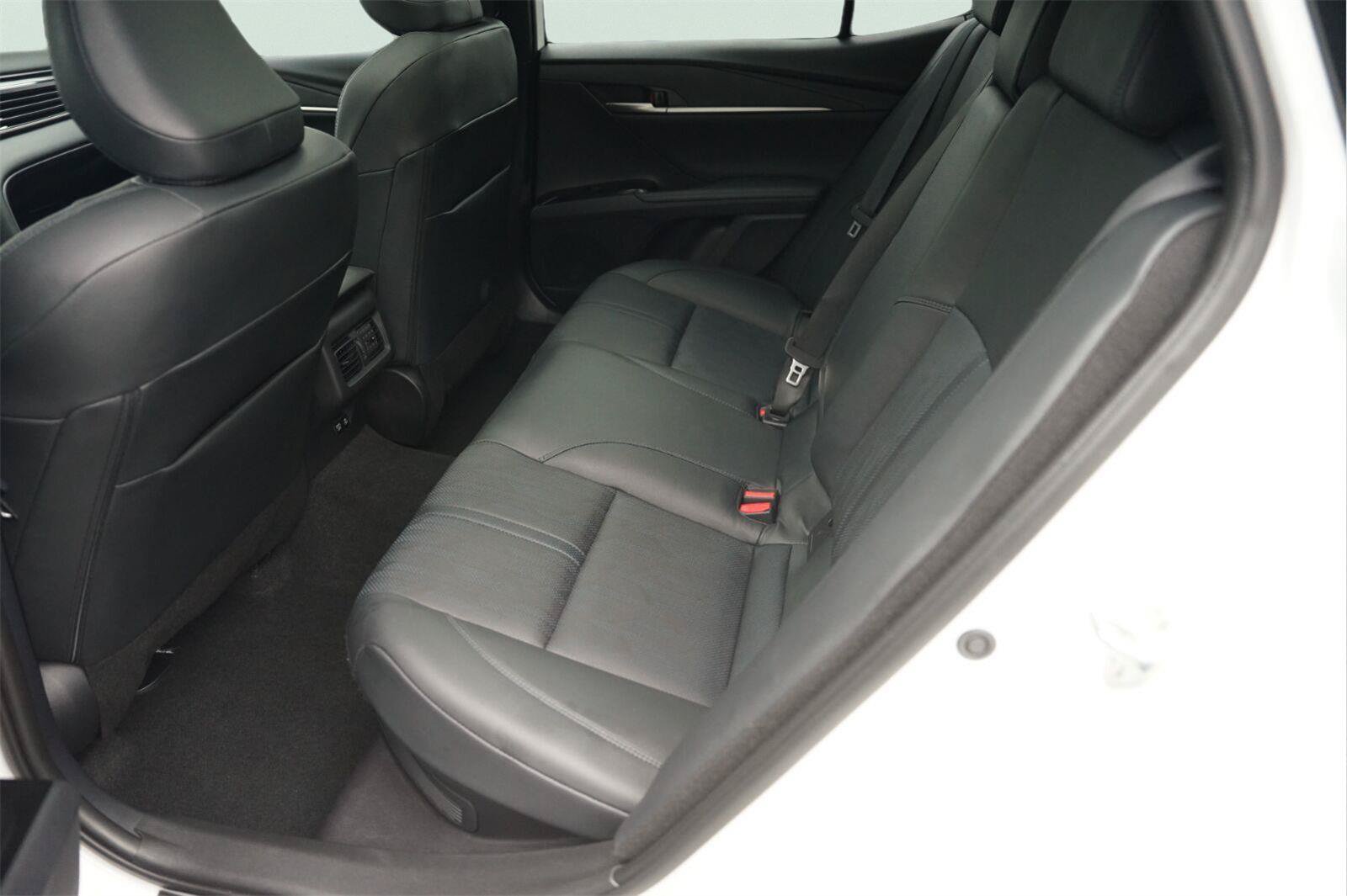 Used 2026 Toyota Camry XSE w/ Premium Plus Package FWD image 13