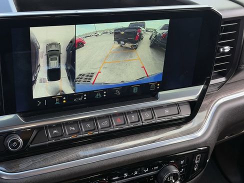 Used 2022 Chevrolet Silverado 1500 LTZ w/ LTZ Convenience Package II image 21