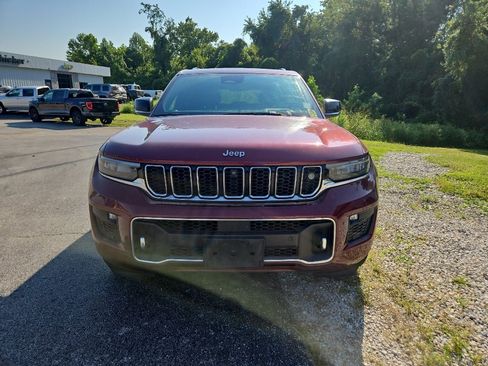 Used 2023 Jeep Grand Cherokee Overland w/ Adv Protech Group III AWD/4WD image 2