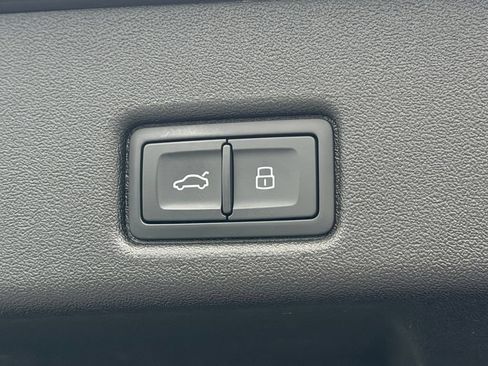 Certified 2025 Audi Q5 Prestige AWD/4WD image 21