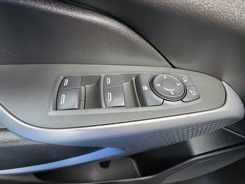 Used 2024 Chevrolet Trax RS w/ Sunroof Package FWD image 22