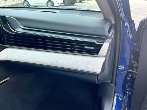Used 2025 Toyota Camry XLE w/ Premium Plus Package AWD/4WD image 13