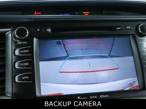 Used 2017 Toyota Highlander XLE FWD image 19