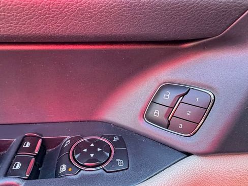 Used 2024 Ford Expedition Limited image 15