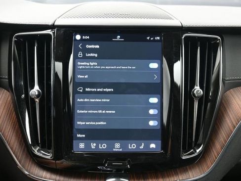 Used 2023 Volvo XC60 B5 Ultimate w/ Climate Package FWD image 19