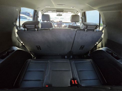 Used 2024 GMC Yukon SLT image 12