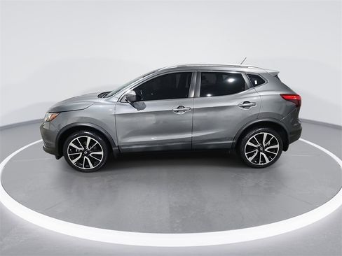 Used 2018 Nissan Rogue Sport SL w/ SL Premium Package image 5