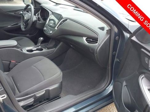 Used 2020 Chevrolet Malibu LS FWD image 5