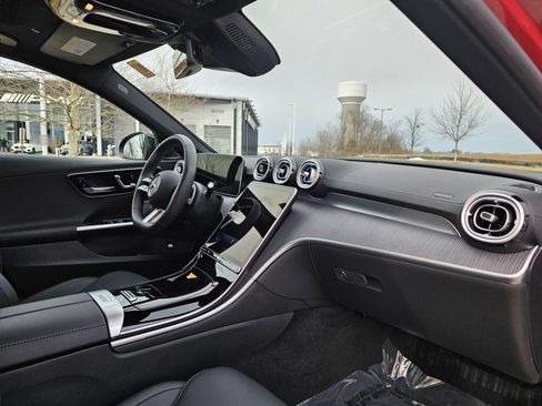 Used 2025 Mercedes-Benz C 300 4MATIC Sedan image 13