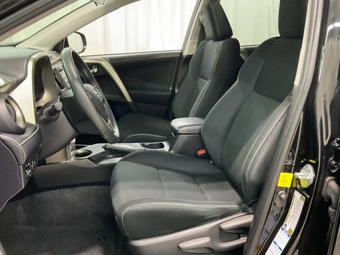 Used 2015 Toyota RAV4 XLE image 19