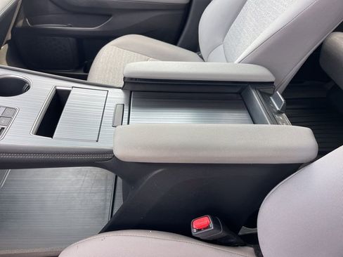 Used 2025 Toyota Sienna LE w/ LE Plus Package image 15